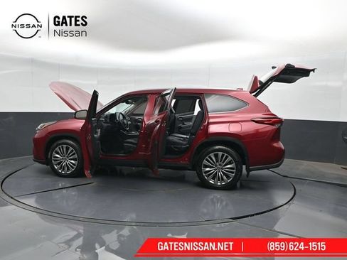 Used 2021 Toyota Highlander Platinum AWD/4WD image 60