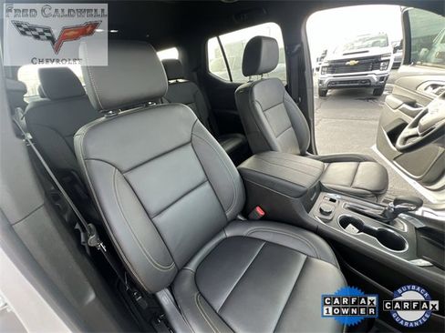 Used 2023 Chevrolet Traverse LT w/ Midnight/Sport Edition image 27