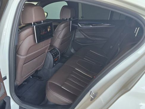 Used 2019 BMW M550i xDrive w/ Premium Package image 16