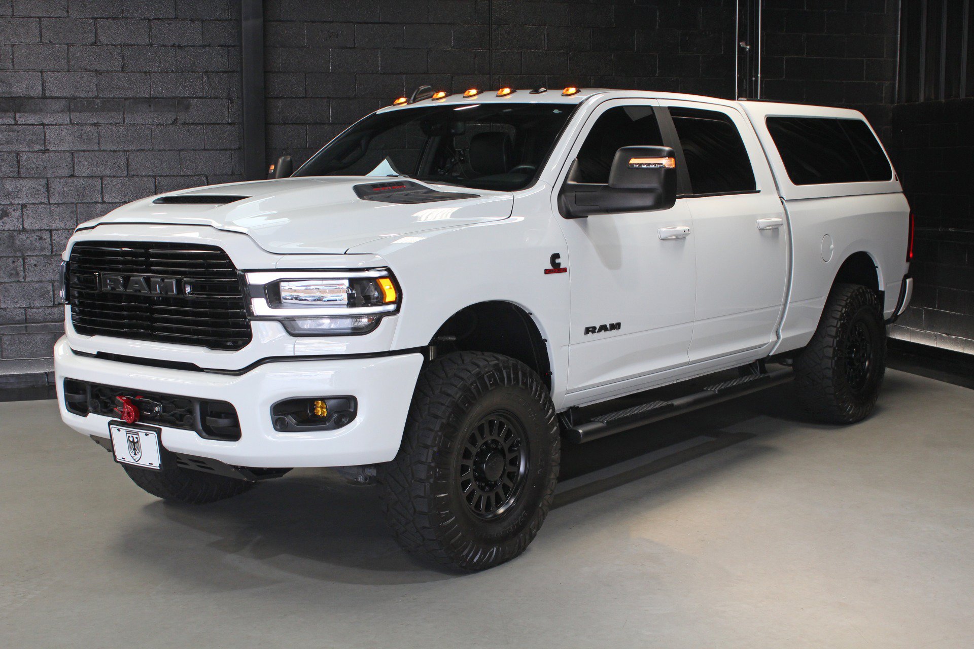 Used 2024 RAM 2500 Laramie w/ Night Edition AWD/4WD image 4