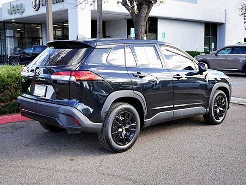 Used 2022 Toyota Corolla Cross L image 9