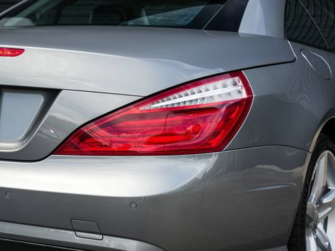 Used 2013 Mercedes-Benz SL 550 image 16