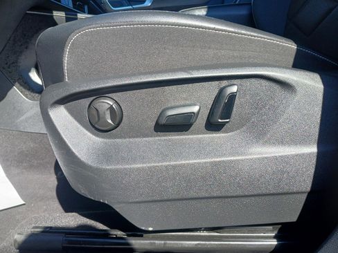 Used 2024 Volkswagen Atlas SE image 20