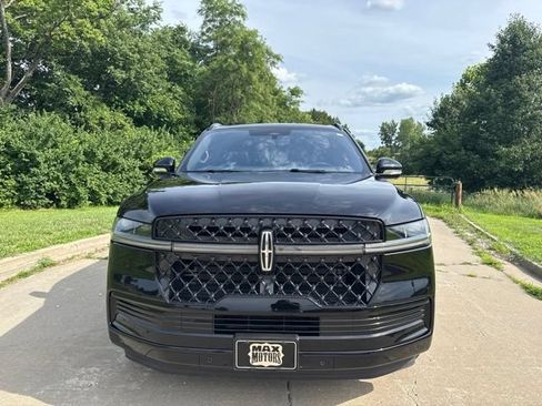 Used 2025 Lincoln Navigator Reserve w/ Jet Appearance Package AWD/4WD image 8