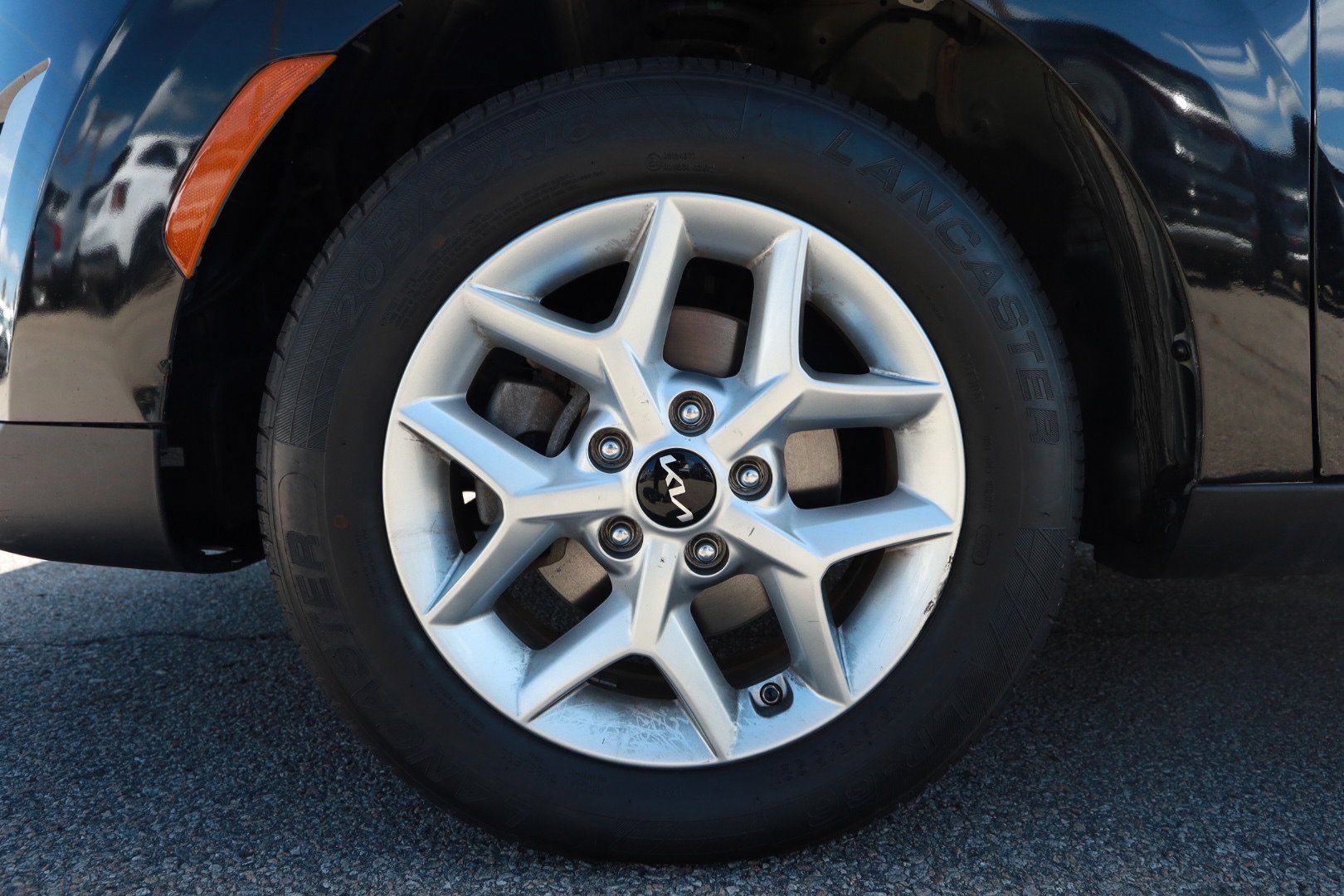 Used 2024 Kia Soul LX w/ Option Group 015 FWD image 9