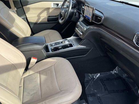 Used 2020 Ford Explorer Limited image 25