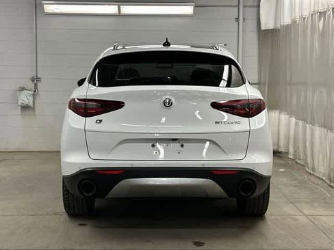 Used 2018 Alfa Romeo Stelvio Ti AWD/4WD image 4