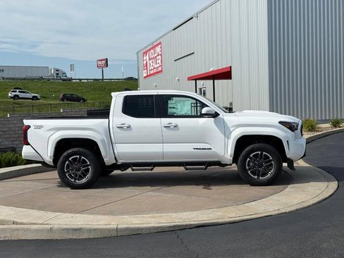 New 2025 Toyota Tacoma TRD Sport image 2
