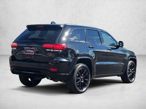 Used 2019 Jeep Grand Cherokee Altitude image 5
