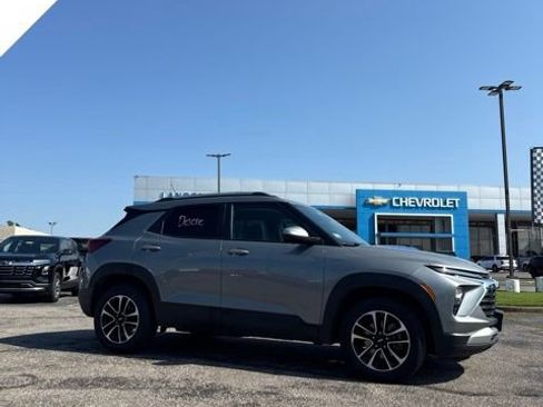 Used 2025 Chevrolet TrailBlazer LT AWD/4WD image 19