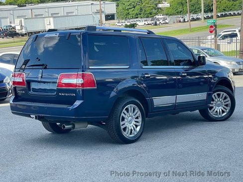 Used 2011 Lincoln Navigator 2WD image 8