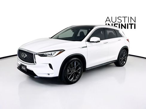 Certified 2019 INFINITI QX50 Essential w/ Sensory Package FWD image 3