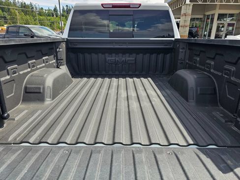 Used 2025 GMC Sierra 1500 SLT w/ SLT Convenience Package AWD/4WD image 15