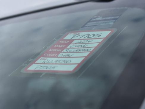 Used 2024 Chevrolet Silverado 1500 LT w/ Z71 Off-Road Package image 33