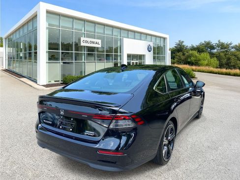 Used 2025 Honda Accord Sport image 5