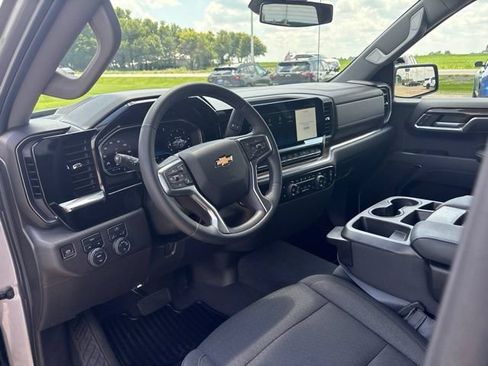 Used 2024 Chevrolet Silverado 1500 LT AWD/4WD image 14