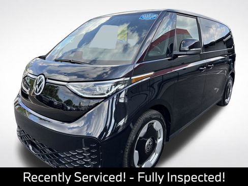 Used 2025 Volkswagen ID. Buzz Pro S RWD image 5