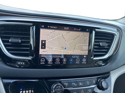 Used 2018 Chrysler Pacifica Touring-L Plus w/ Advanced Safetytec Group image 26