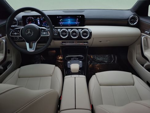 Used 2023 Mercedes-Benz CLA 250 image 11