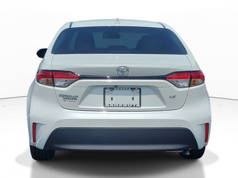 Used 2025 Toyota Corolla LE FWD image 5