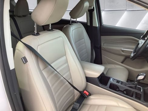 Used 2019 Ford Escape SEL image 14