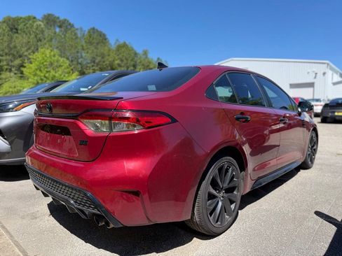 Used 2022 Toyota Corolla SE FWD image 2