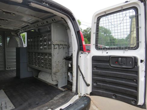 Used 2019 GMC Savana 2500 w/ Driver Convenience Package image 29