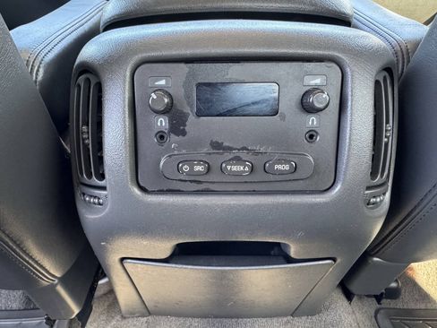 Used 2007 Chevrolet Silverado 2500 LT w/ Onstar Plus Package AWD/4WD image 18