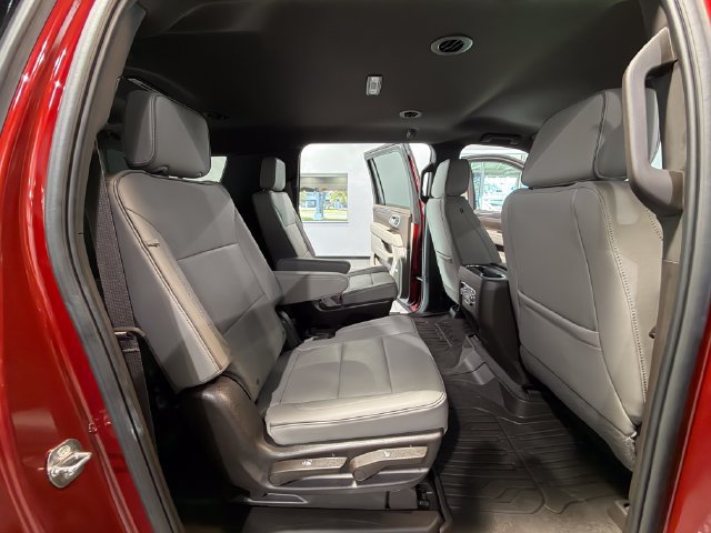 Used 2024 GMC Yukon XL SLT w/ SLT Luxury Package AWD/4WD image 14