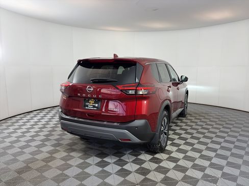 Used 2023 Nissan Rogue SV image 10