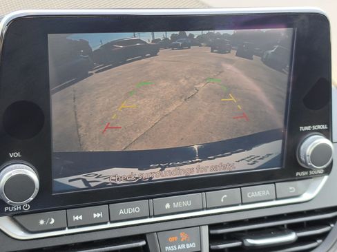 Used 2024 Nissan Altima 2.5 SV FWD image 22