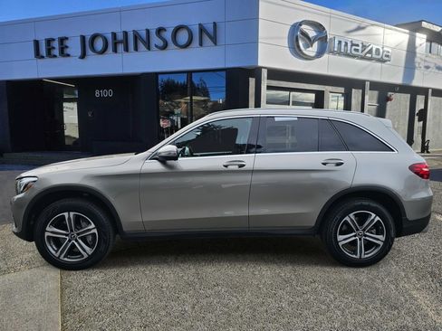 Used 2019 Mercedes-Benz GLC 300 4MATIC image 2