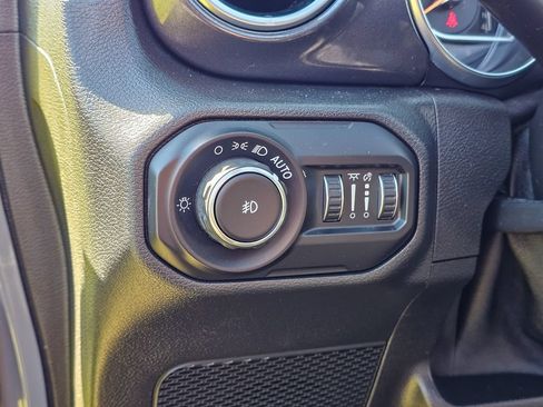Used 2021 Jeep Wrangler Unlimited Sahara AWD/4WD image 12