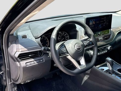 New 2026 Nissan Altima 2.5 SV FWD image 13