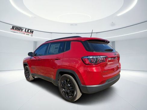 New 2026 Jeep Compass Latitude image 5