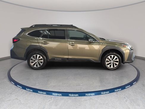 Used 2024 Subaru Outback Premium w/ Popular Package #1A AWD/4WD image 5