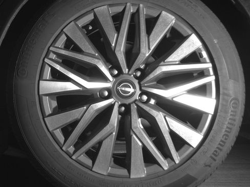 Used 2025 Nissan Altima 2.5 SV image 14