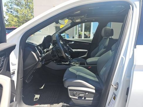 Used 2022 Audi SQ5 Premium Plus w/ Premium Plus Package AWD/4WD image 9