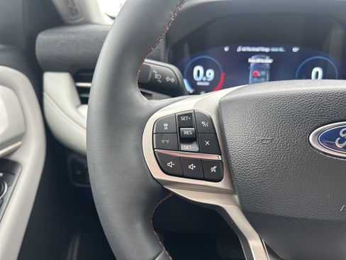 Used 2026 Ford Explorer Active w/ Active Comfort Package image 19
