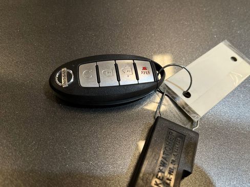 Used 2021 Nissan Rogue Sport SV AWD/4WD image 27