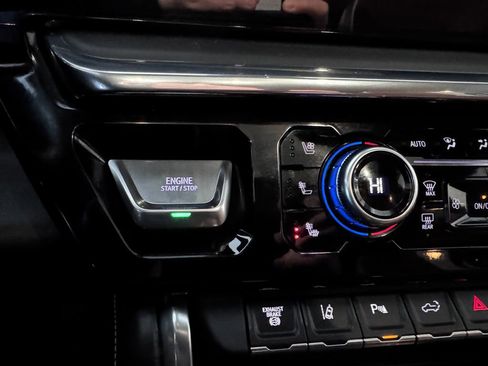 Certified 2024 GMC Sierra 3500 Denali Ultimate image 21