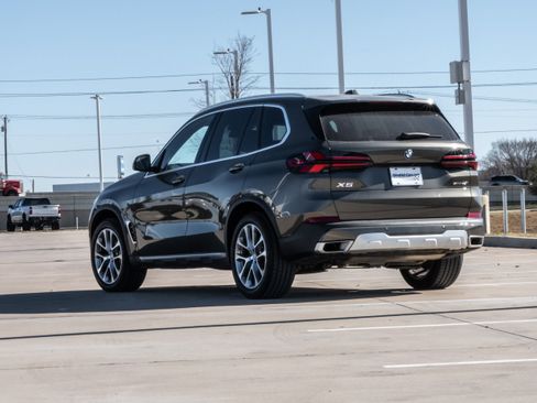 Certified 2026 BMW X5 sDrive40i image 3