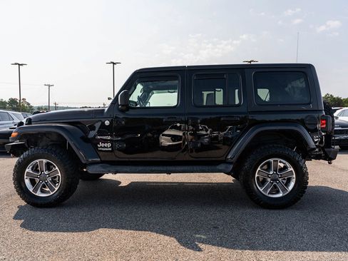 Used 2021 Jeep Wrangler Unlimited Sahara AWD/4WD image 4