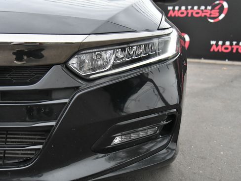 Used 2018 Honda Accord Sport image 11