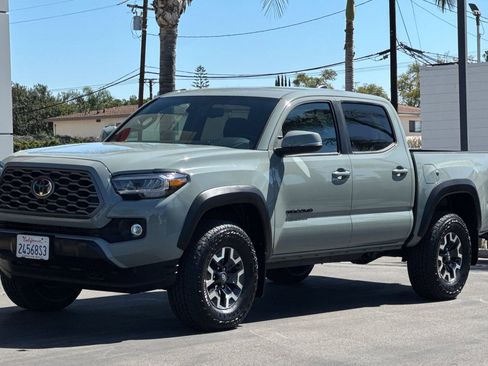 Certified 2023 Toyota Tacoma TRD Off-Road w/ Black Out Package (TMS) image 10