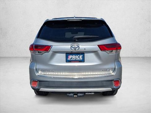 Used 2019 Toyota Highlander XLE image 5