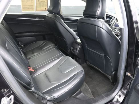 Used 2019 Ford Fusion Titanium image 10