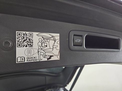 Used 2024 Toyota Highlander Limited image 35