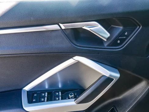 Used 2020 Audi Q3 2.0T Premium w/ Convenience Package image 19