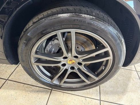 Used 2022 Porsche Cayenne image 11